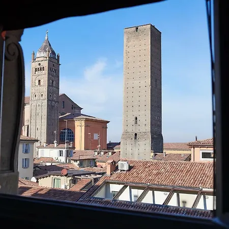Rizzoli 3 Bologne